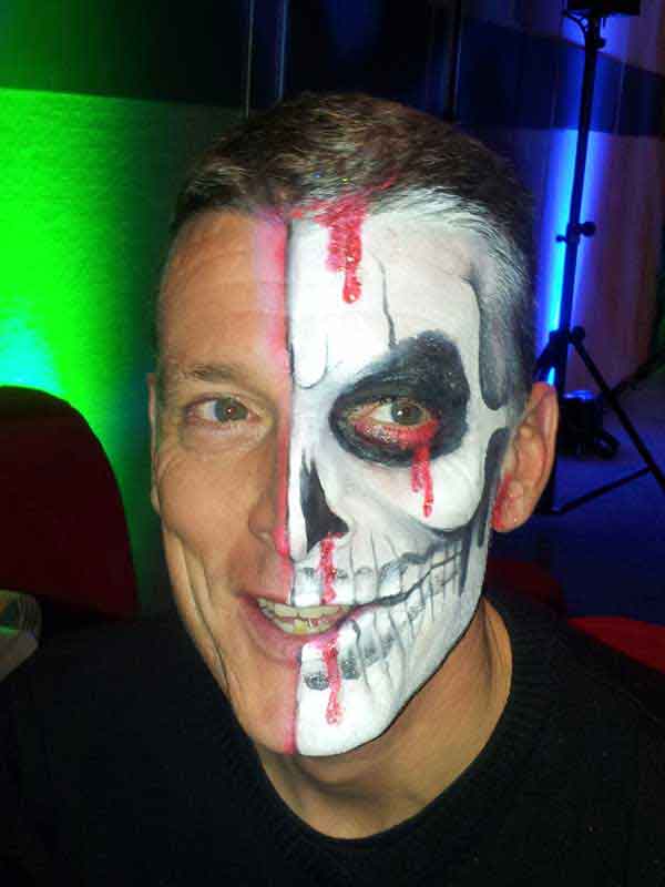 Maquillage Face painting Tete de mort